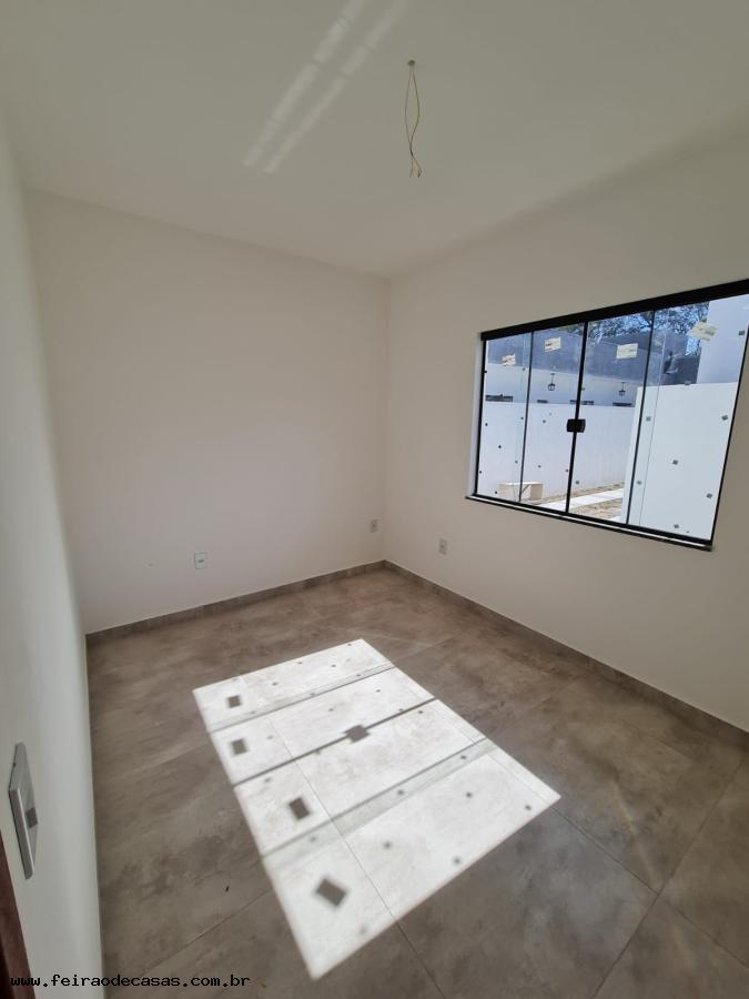 Casa à venda com 3 quartos, 80m² - Foto 14