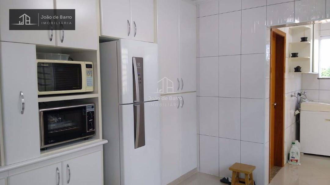 Sobrado à venda com 3 quartos, 305m² - Foto 6