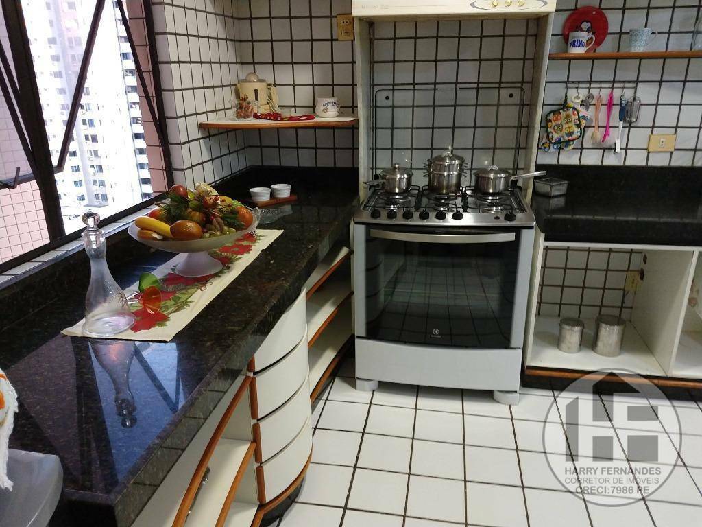 Apartamento à venda com 3 quartos, 157m² - Foto 9