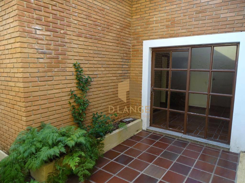 Casa à venda com 3 quartos, 237m² - Foto 20