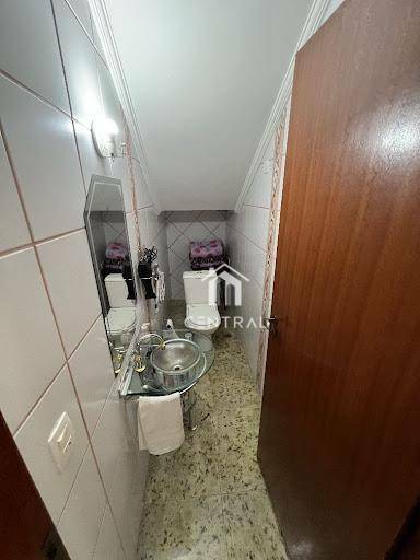 Sobrado à venda com 3 quartos, 305m² - Foto 24