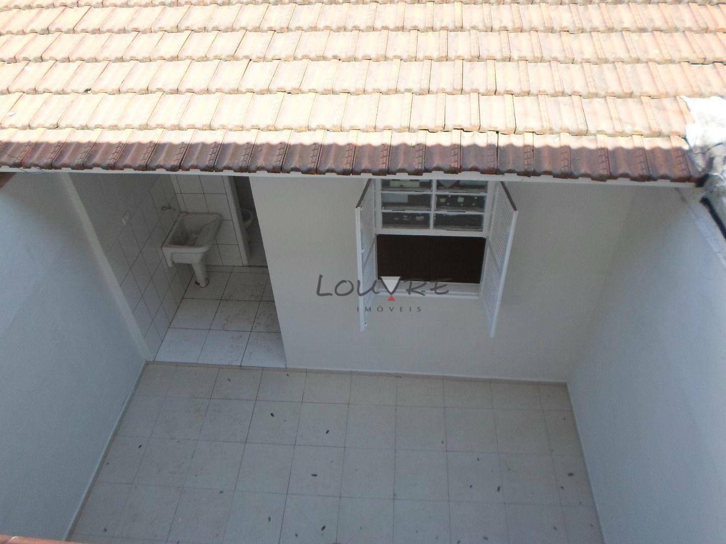 Casa para alugar com 2 quartos, 130m² - Foto 18