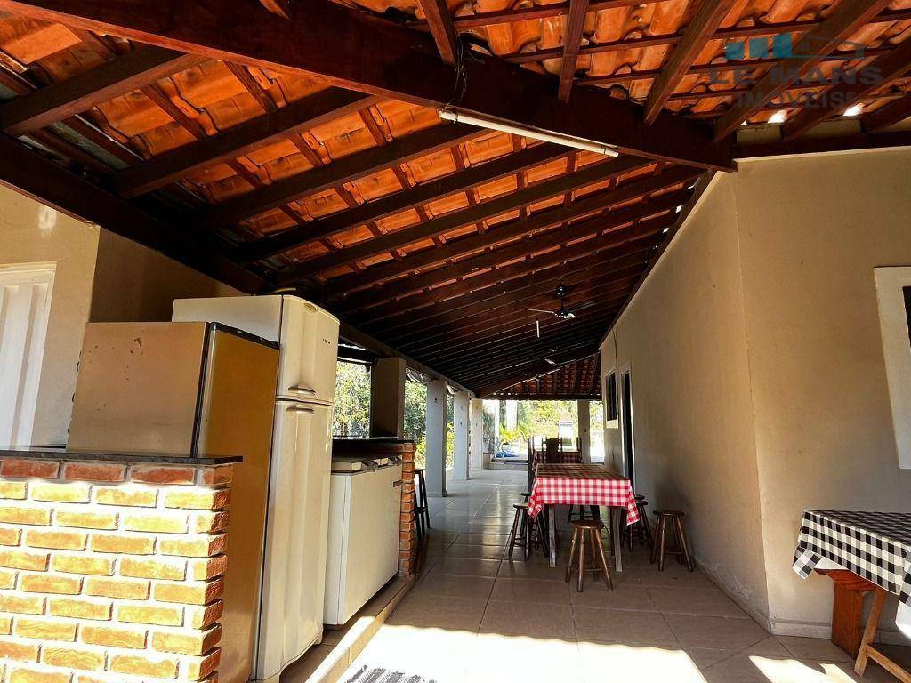 Chácara à venda com 2 quartos, 240m² - Foto 8