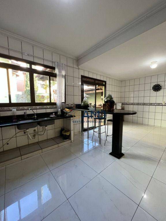 Sobrado à venda com 4 quartos, 330m² - Foto 12