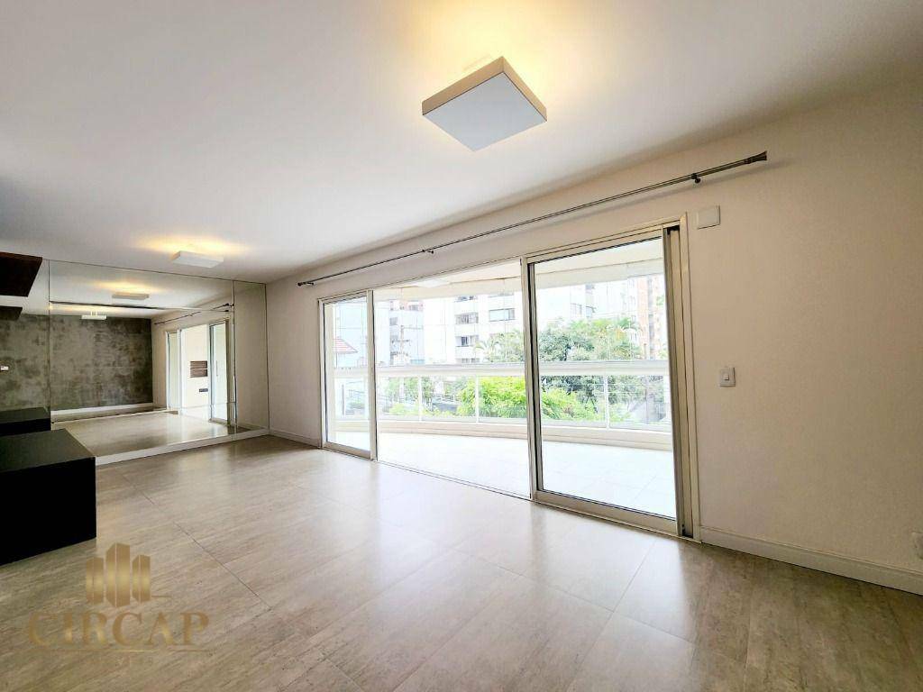 Apartamento para alugar com 4 quartos, 177m² - Foto 6