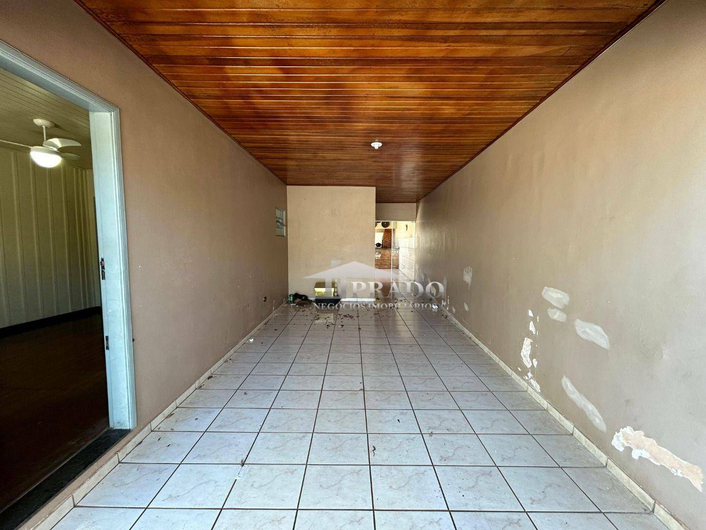 Casa para alugar com 4 quartos, 248m² - Foto 4