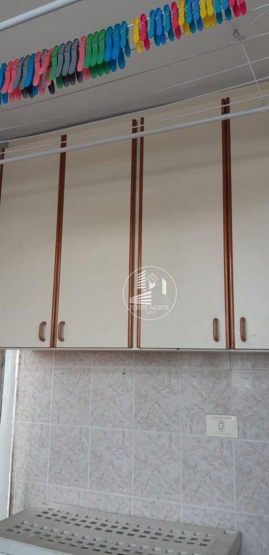 Apartamento à venda com 2 quartos, 70m² - Foto 3