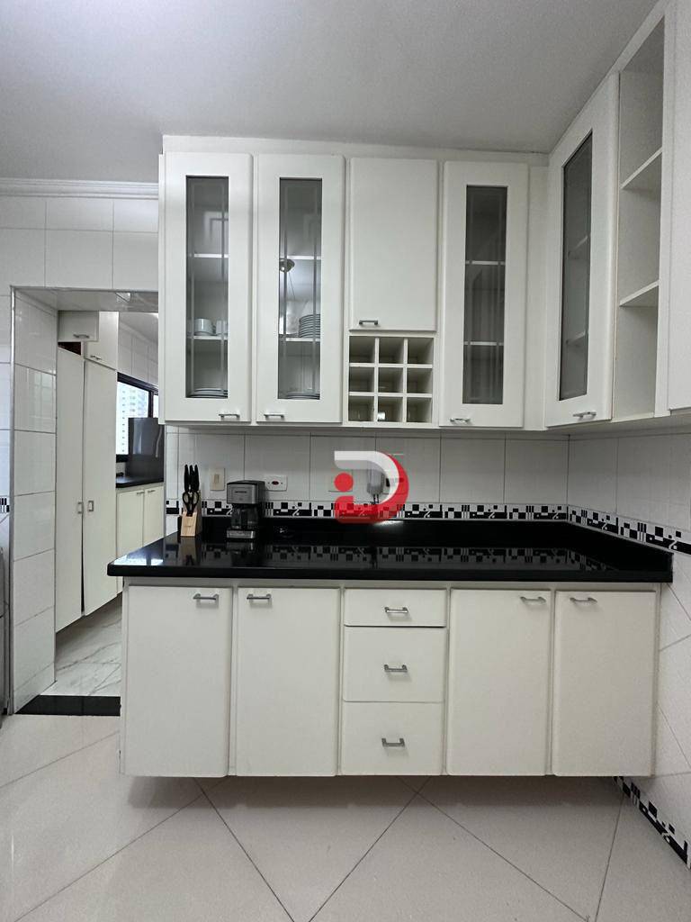 Apartamento para alugar com 4 quartos, 160m² - Foto 11