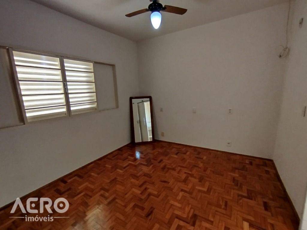 Casa para alugar com 3 quartos, 210m² - Foto 18