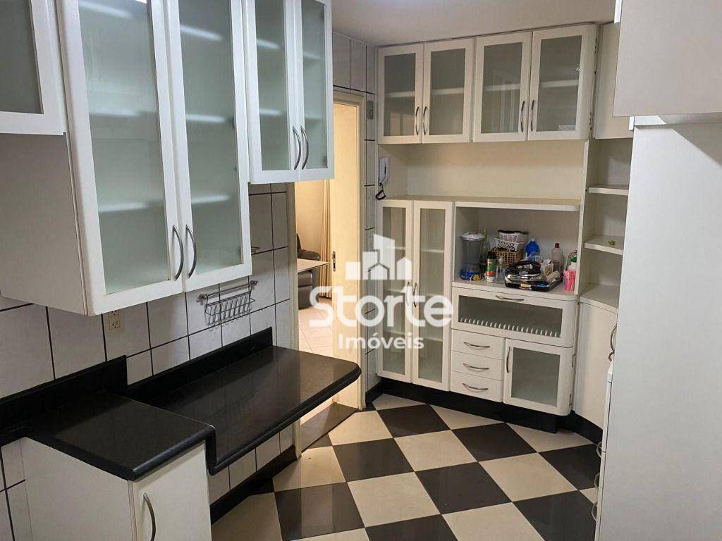 Apartamento à venda com 3 quartos, 110m² - Foto 7