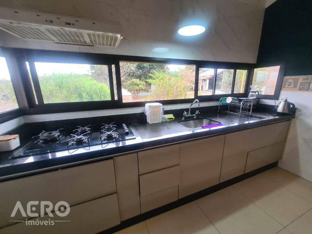 Casa de Condomínio à venda com 3 quartos, 209m² - Foto 11