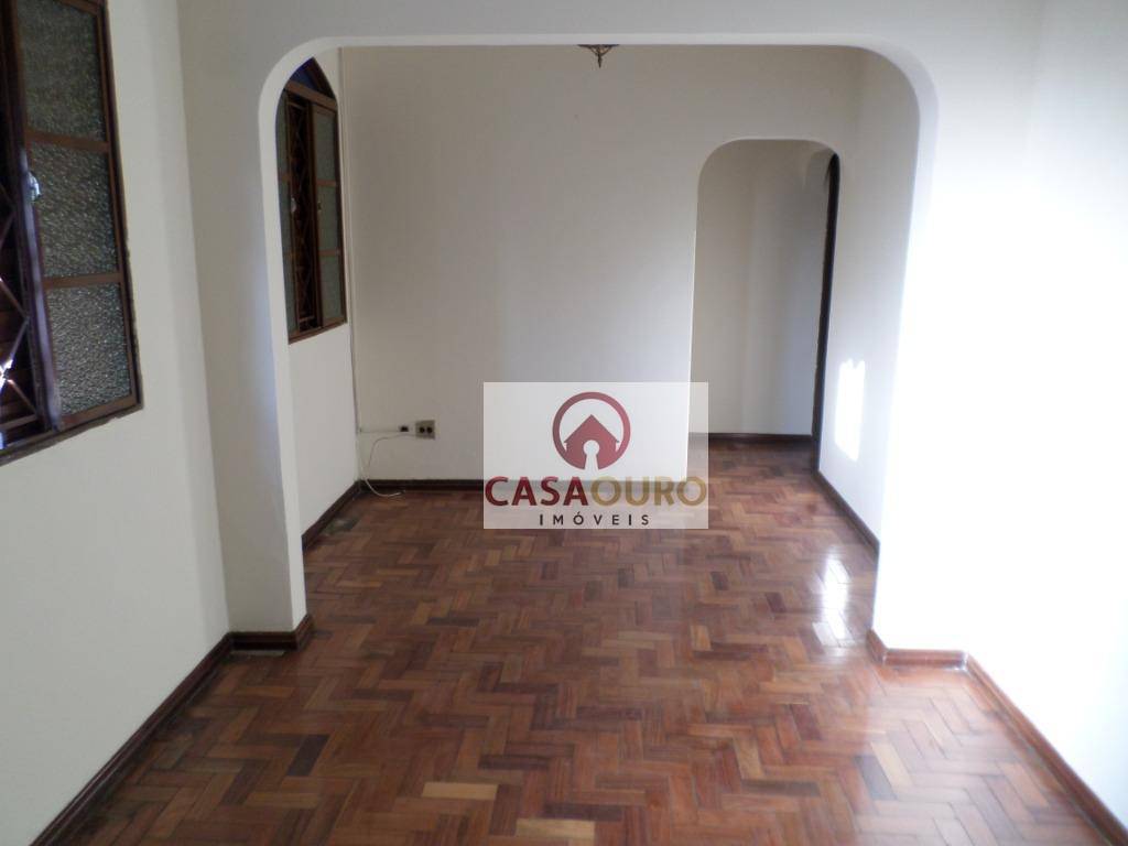 Casa à venda com 6 quartos, 200m² - Foto 22