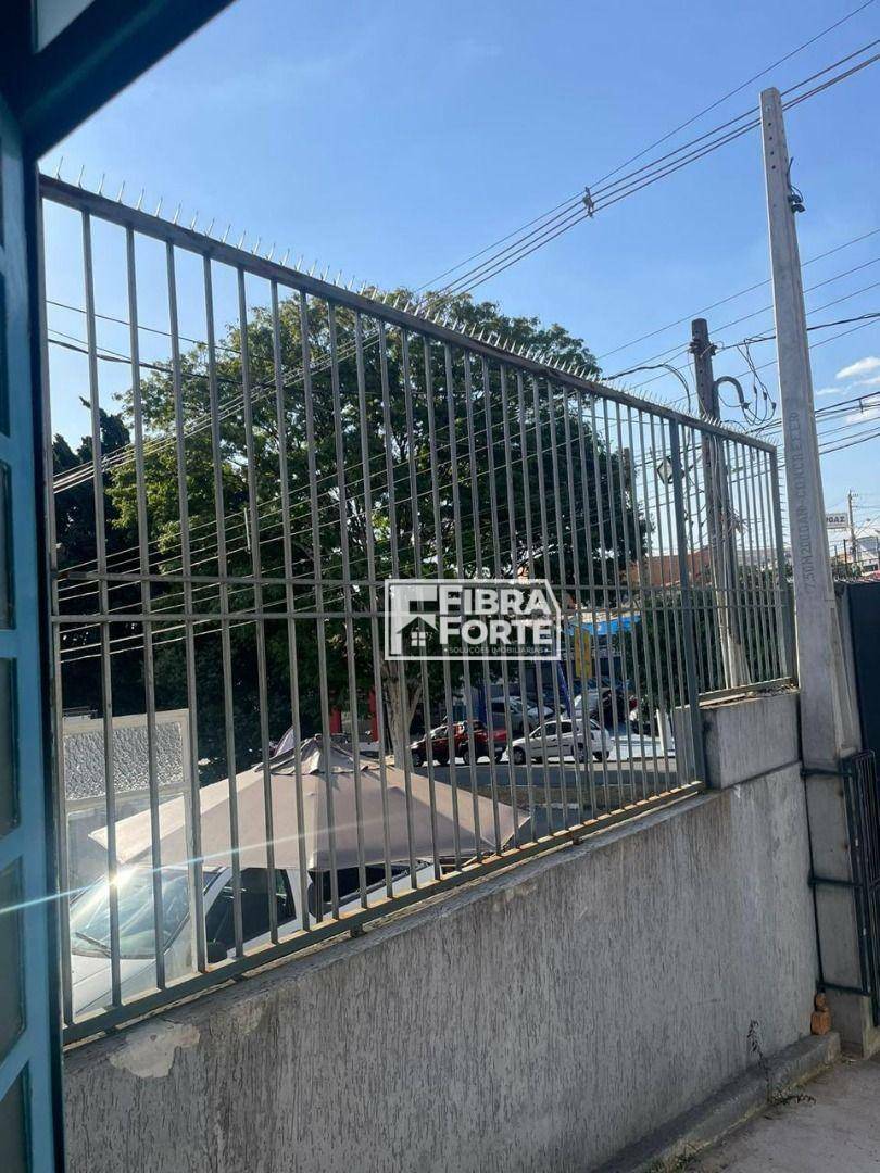 Casa à venda com 5 quartos, 200m² - Foto 3