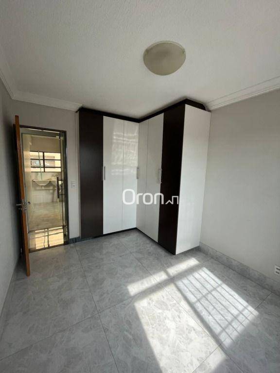 Apartamento à venda com 2 quartos, 67m² - Foto 4