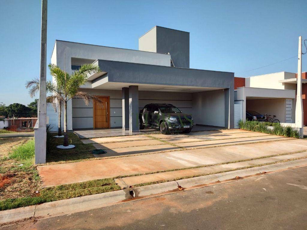 Casa de Condomínio à venda com 3 quartos, 221m² - Foto 1