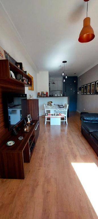 Apartamento à venda com 3 quartos, 64m² - Foto 2