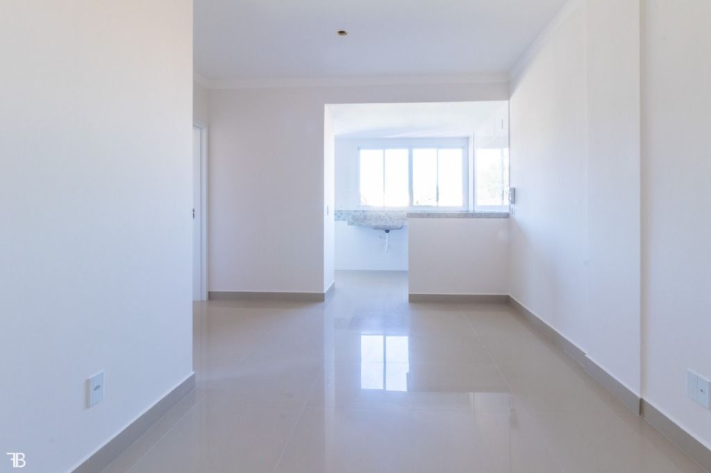 Apartamento à venda com 2 quartos, 50m² - Foto 2