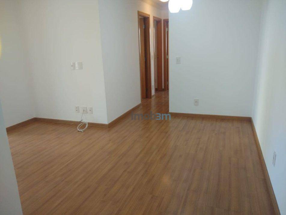 Apartamento à venda com 3 quartos, 75m² - Foto 2