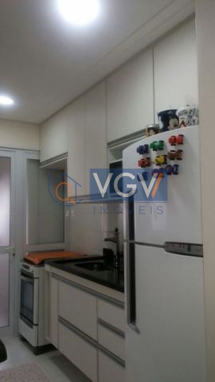 Apartamento à venda com 2 quartos, 68m² - Foto 4