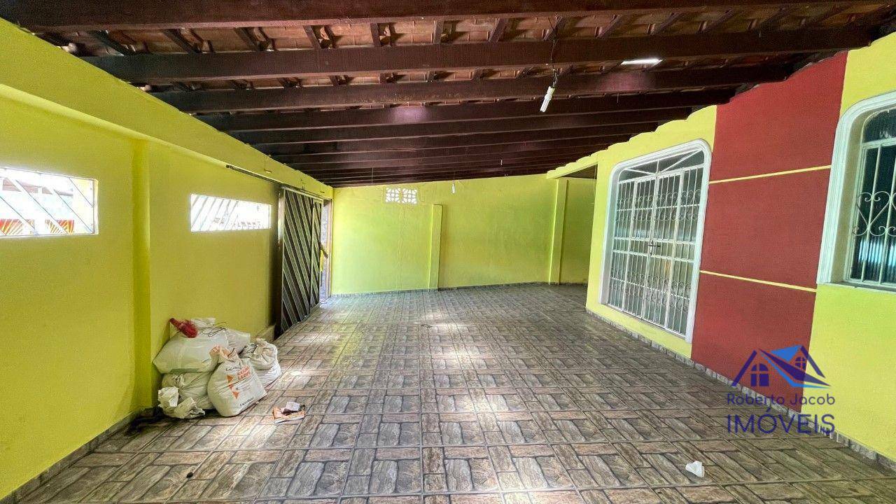 Casa à venda com 3 quartos, 200m² - Foto 2