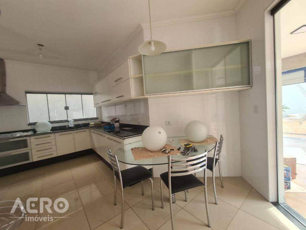 Casa de Condomínio à venda com 3 quartos, 260m² - Foto 5