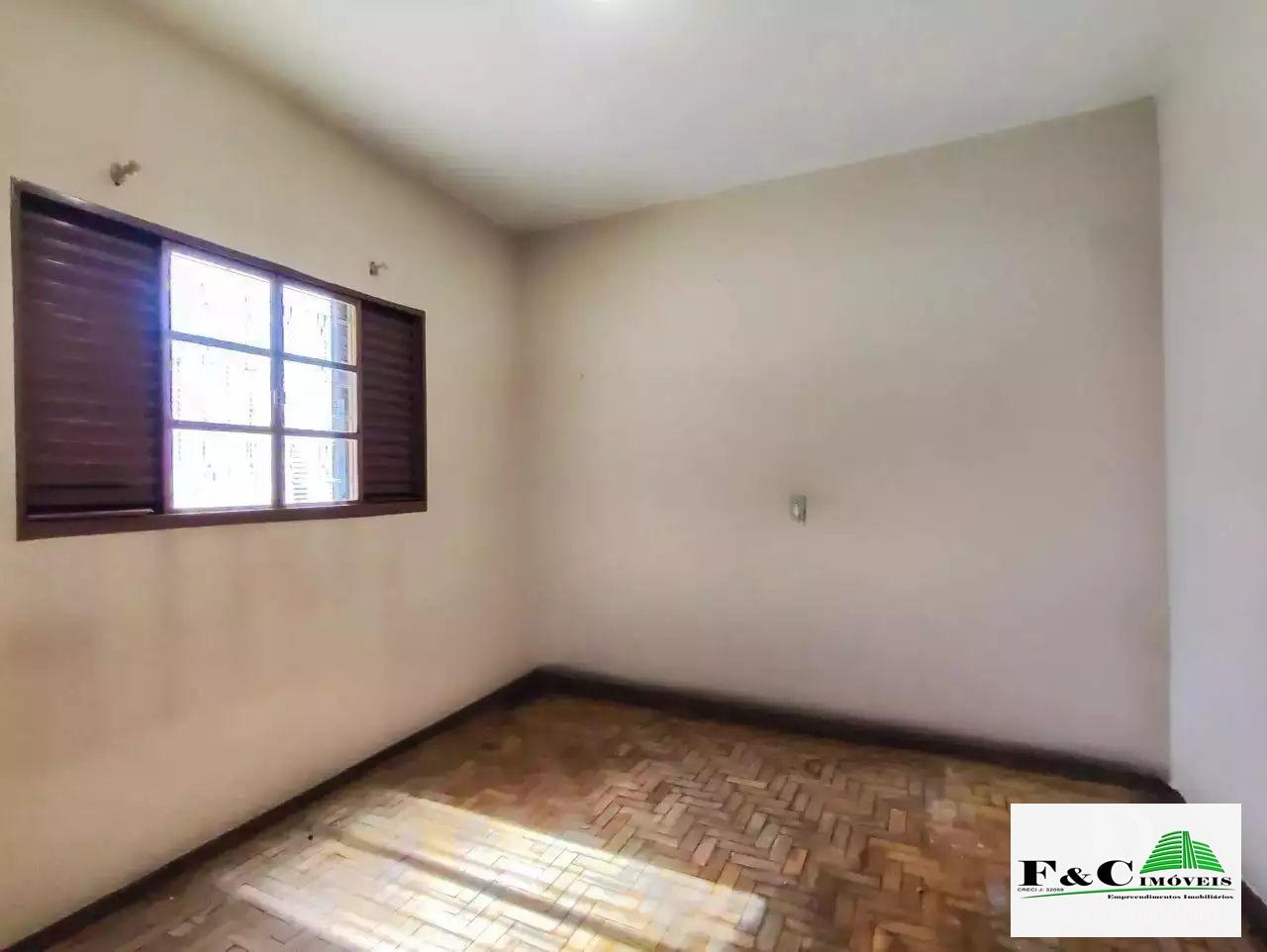 Casa à venda com 3 quartos, 200m² - Foto 3