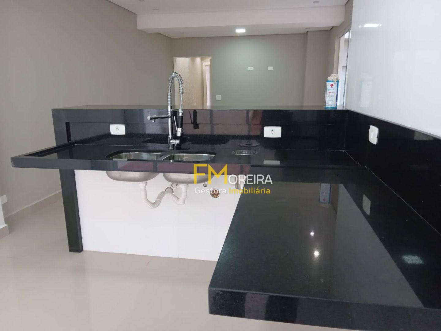 Sobrado à venda com 2 quartos, 120m² - Foto 1