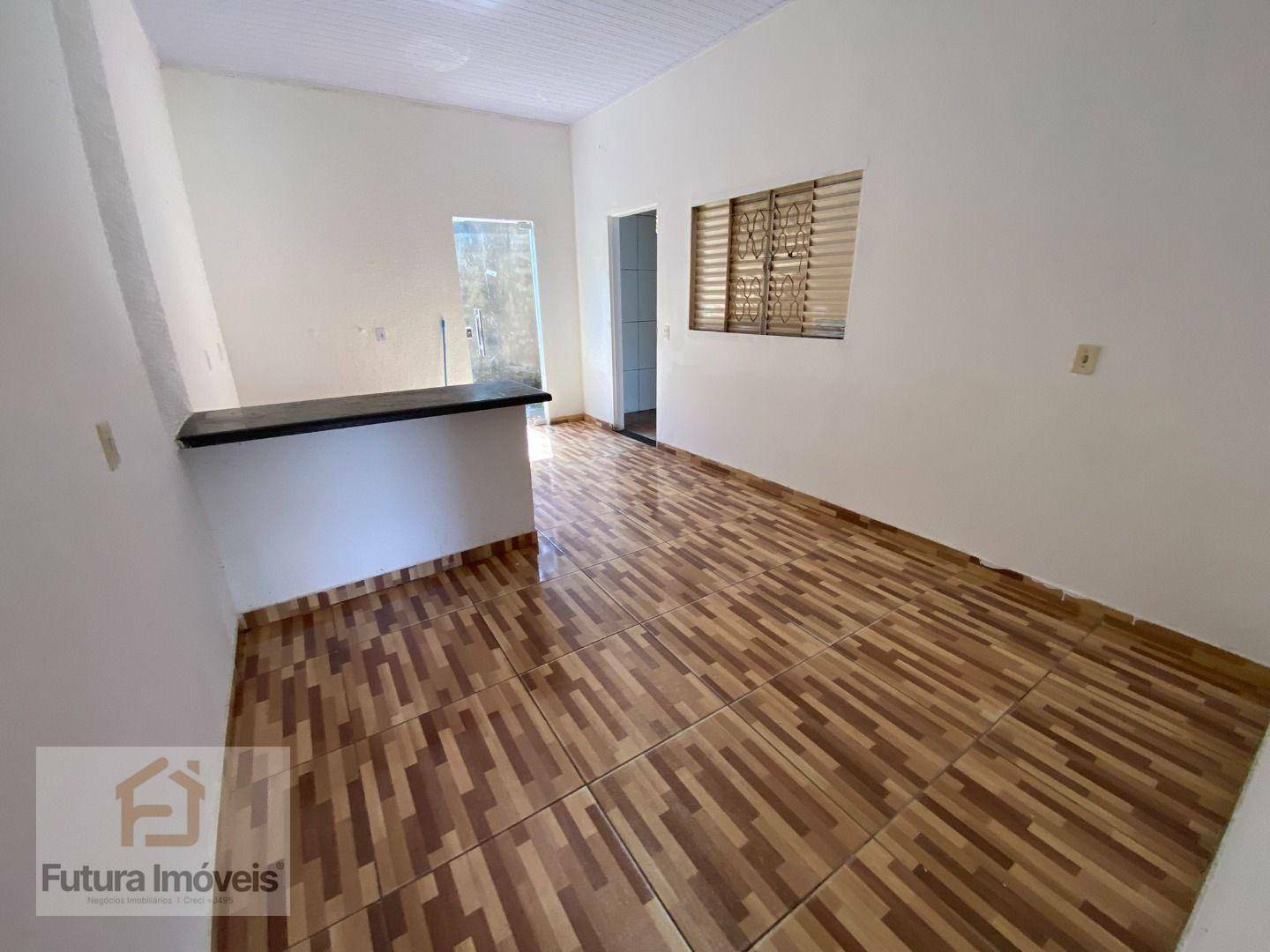 Casa para alugar com 2 quartos, 65m² - Foto 4