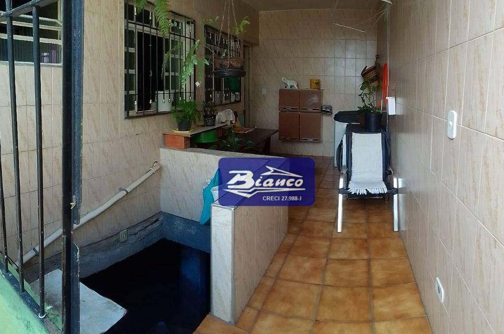 Casa à venda com 3 quartos, 100m² - Foto 3