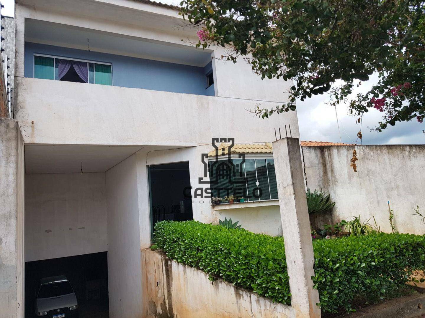 Casa à venda com 3 quartos, 242m² - Foto 2