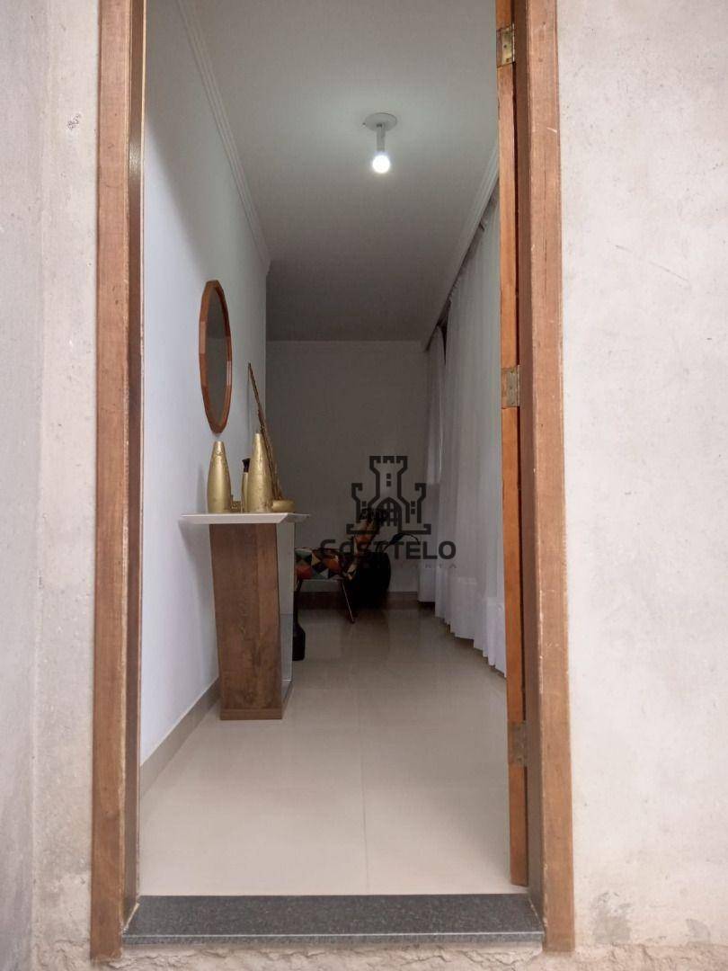 Casa à venda com 3 quartos, 130m² - Foto 2