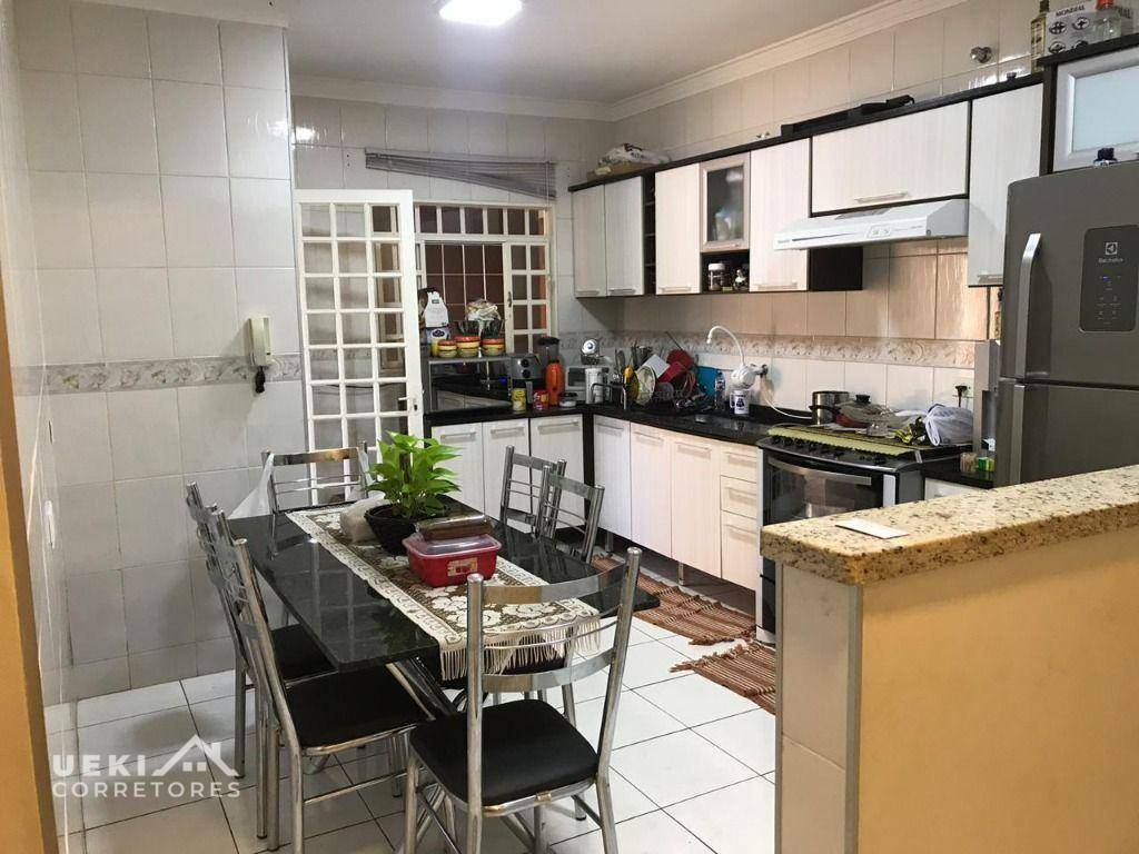 Casa à venda com 3 quartos, 200m² - Foto 14