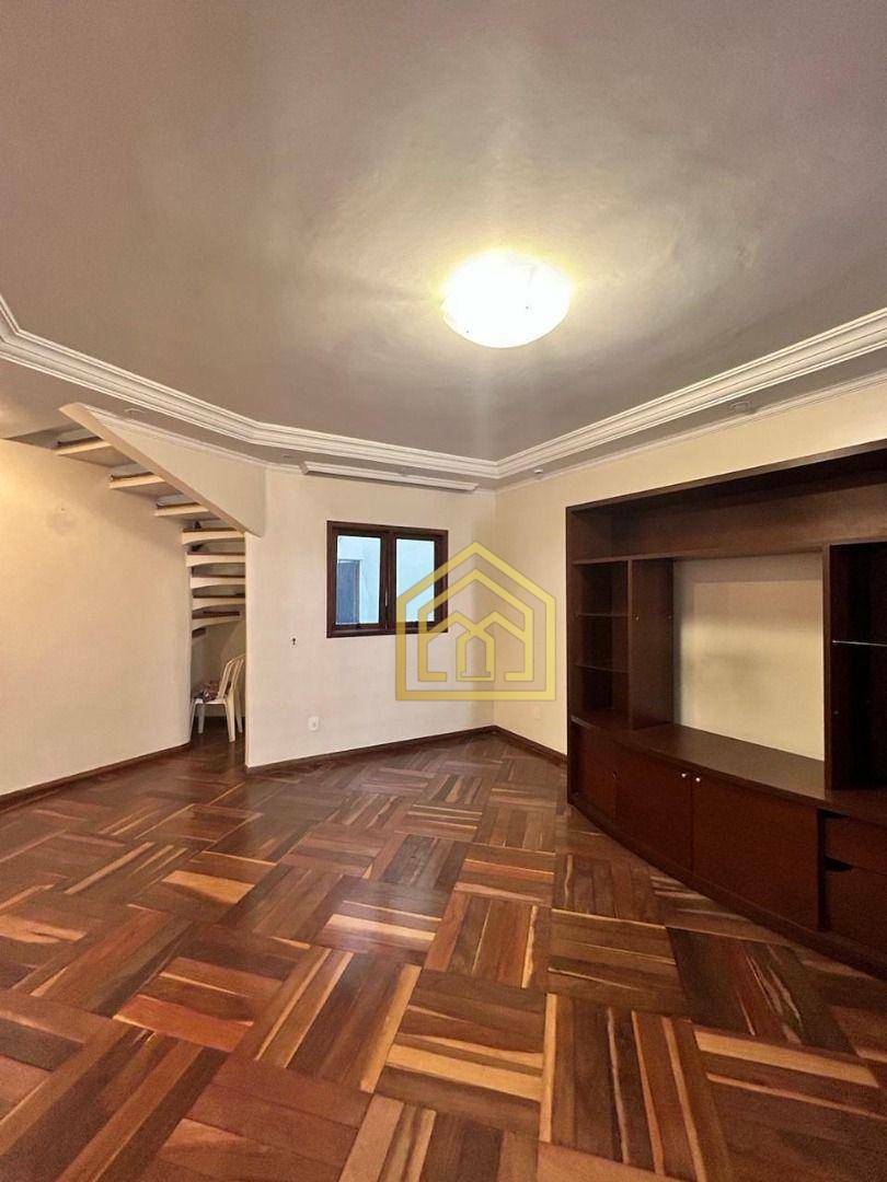 Sobrado à venda com 3 quartos, 291m² - Foto 4