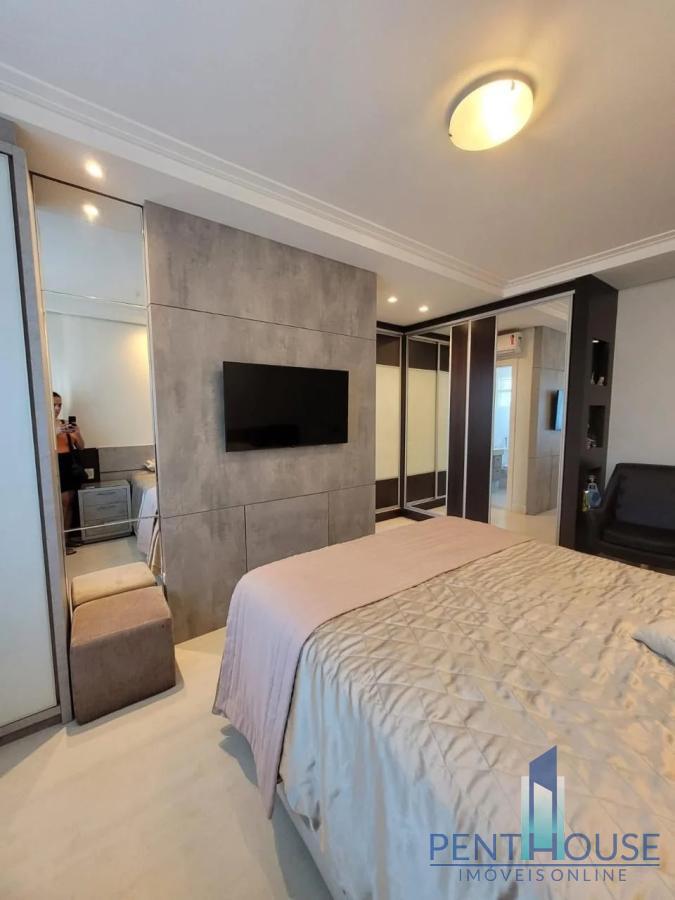 Apartamento à venda com 3 quartos, 252m² - Foto 14