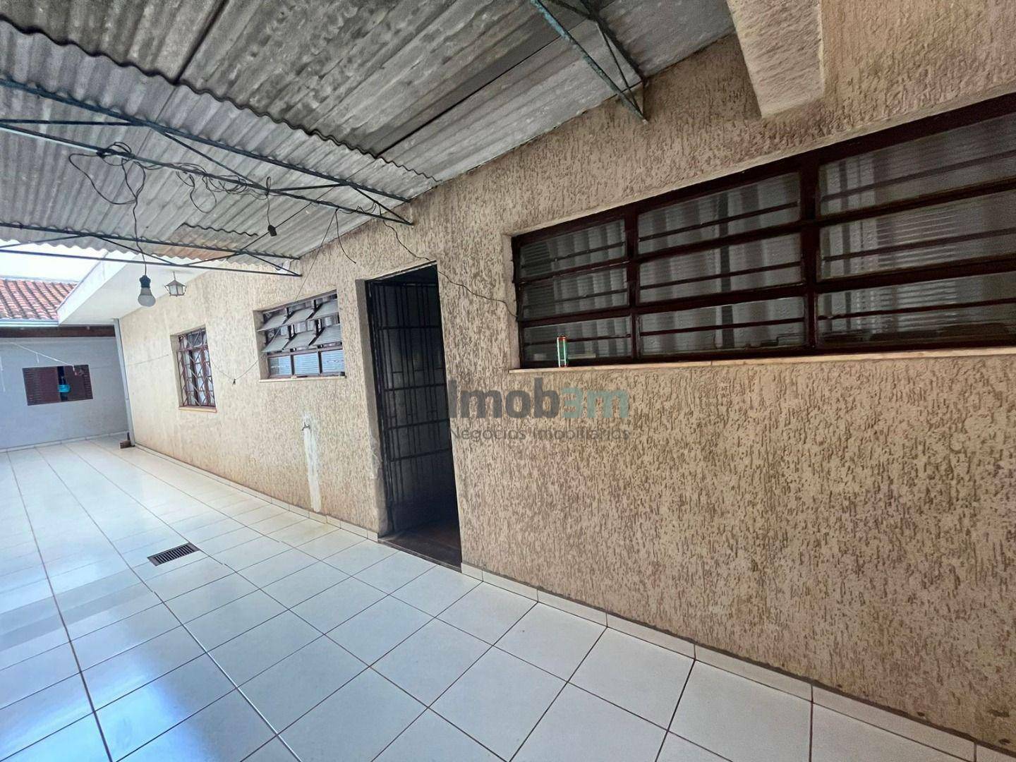 Casa à venda com 4 quartos, 210m² - Foto 4