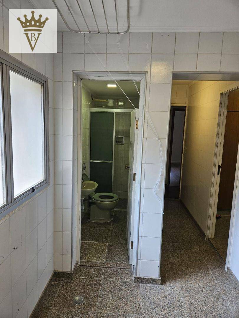 Apartamento para alugar com 3 quartos, 175m² - Foto 27