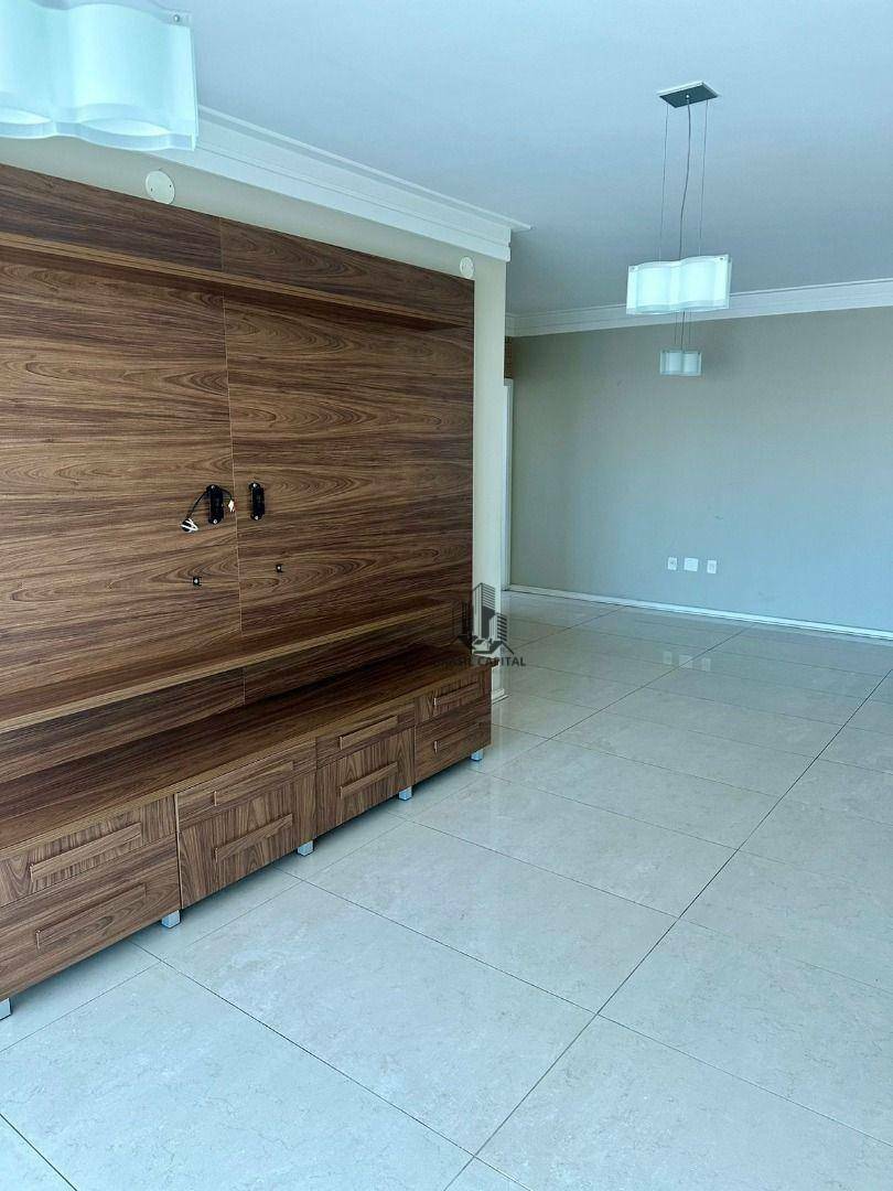 Apartamento à venda com 3 quartos, 112m² - Foto 2