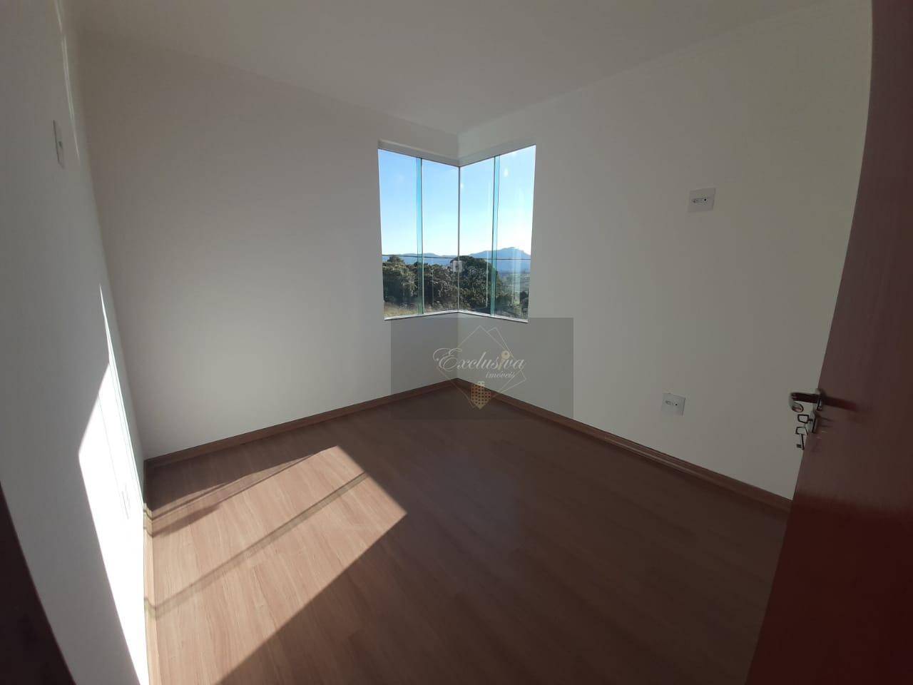 Apartamento à venda com 2 quartos, 70m² - Foto 3