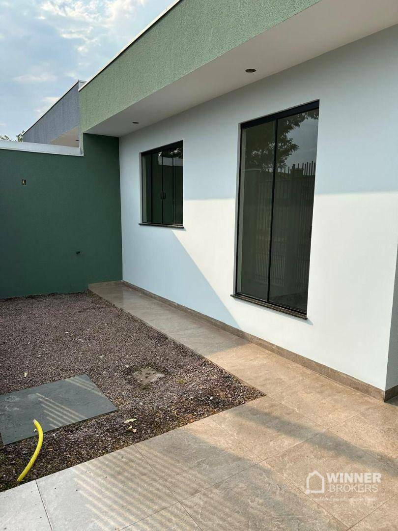 Casa à venda com 3 quartos, 65m² - Foto 2