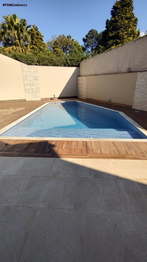 Casa para alugar com 4 quartos, 560m² - Foto 3