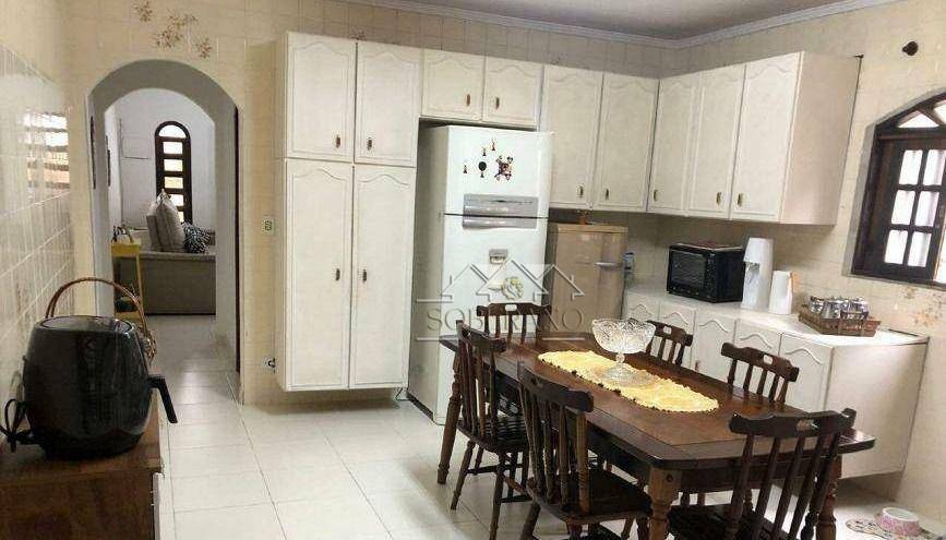 Sobrado à venda e aluguel com 3 quartos, 227m² - Foto 3