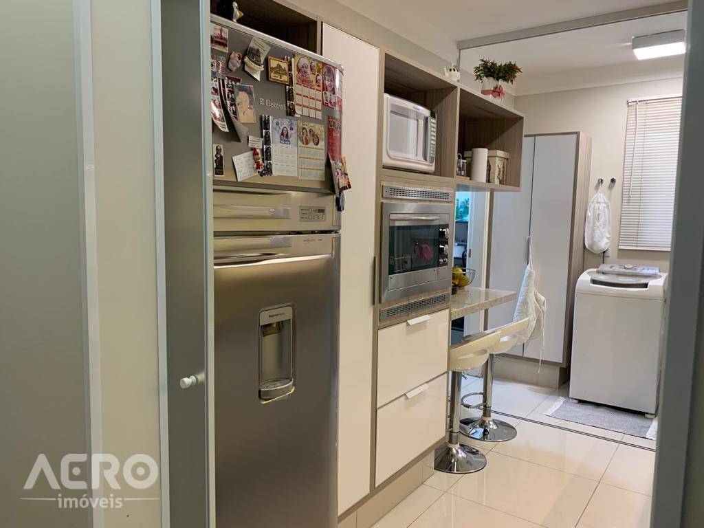 Apartamento à venda com 3 quartos, 80m² - Foto 3