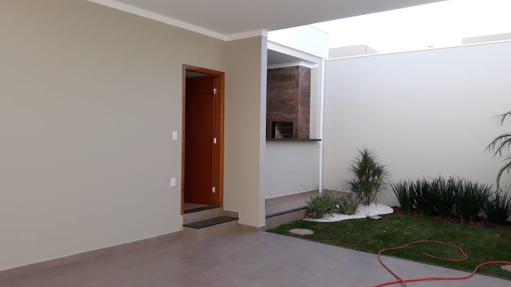 Casa à venda com 3 quartos, 200m² - Foto 2