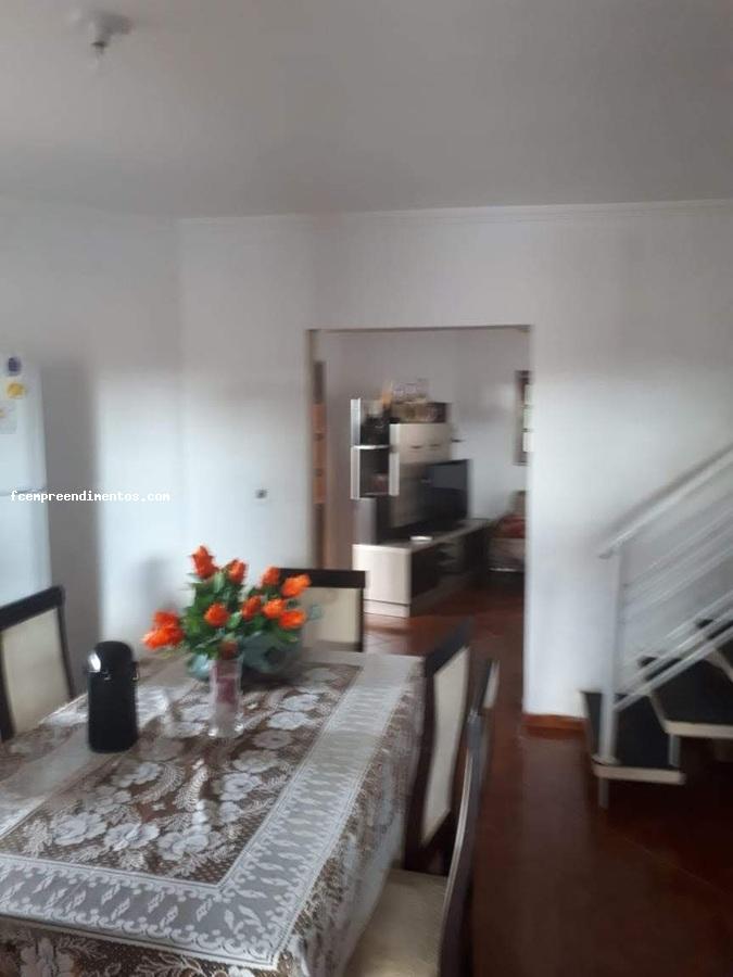 Casa à venda com 3 quartos, 168m² - Foto 10