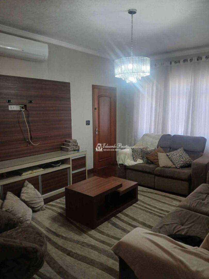 Casa à venda com 4 quartos, 260m² - Foto 2