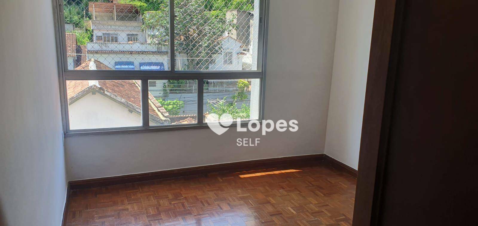 Apartamento à venda com 3 quartos, 140m² - Foto 4