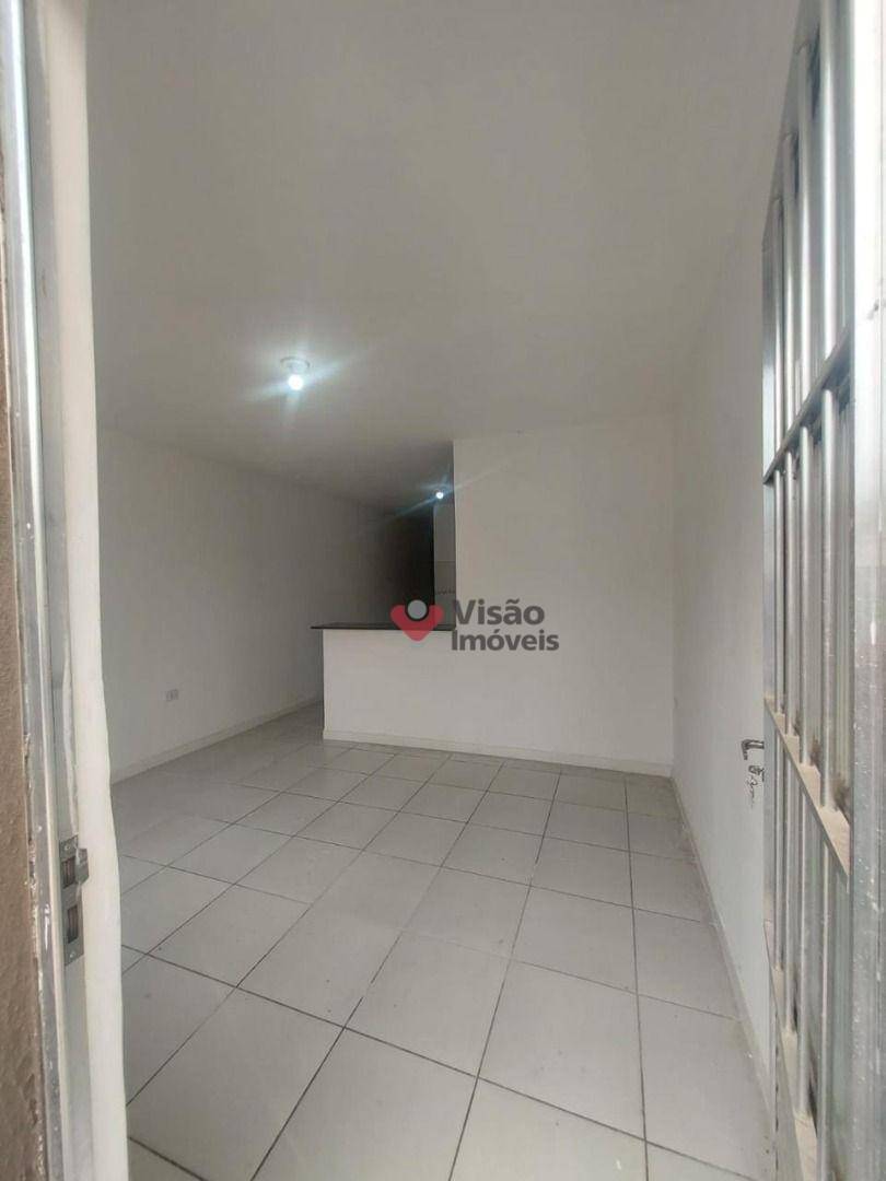 Casa à venda com 2 quartos, 56m² - Foto 9