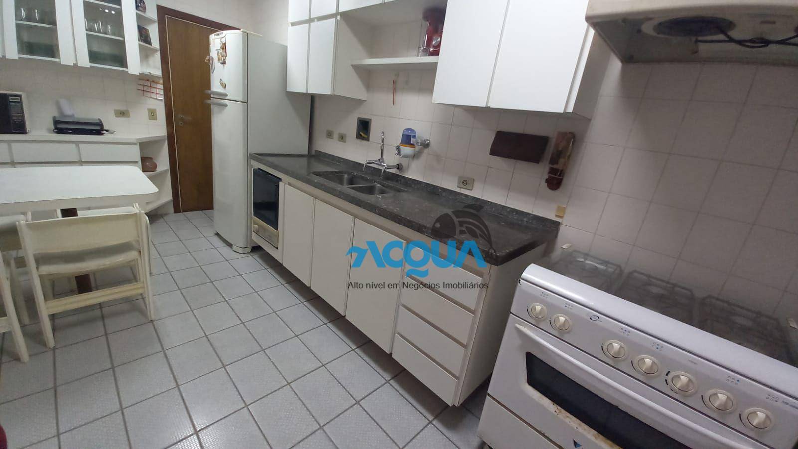 Apartamento à venda com 3 quartos, 135m² - Foto 3