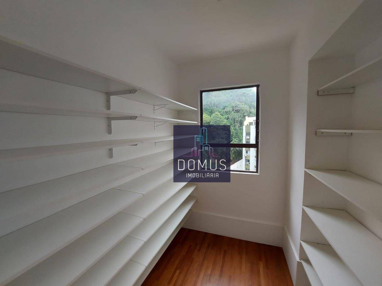 Apartamento à venda com 3 quartos, 150m² - Foto 5