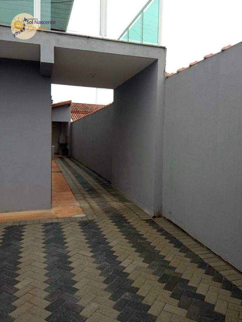 Casa para alugar com 2 quartos, 300m² - Foto 15